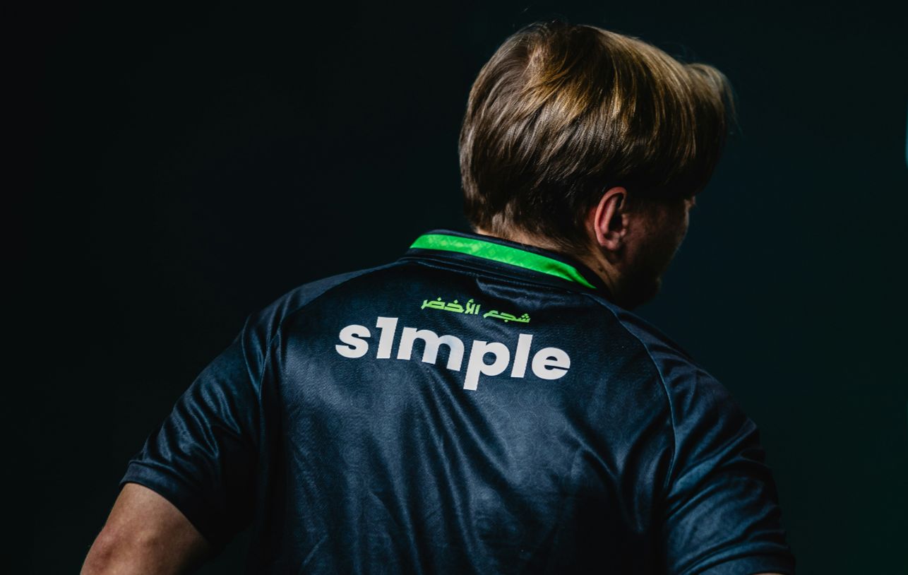 rookie ：第一把决策不太好；和老队友打的话正常交流